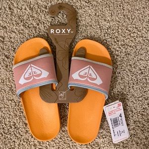 BNWT Roxy Slides